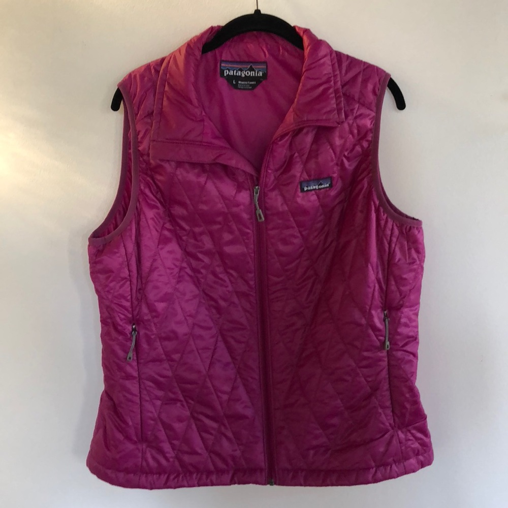 Patagonia Lightweight Hot Pink Vest-Size Large